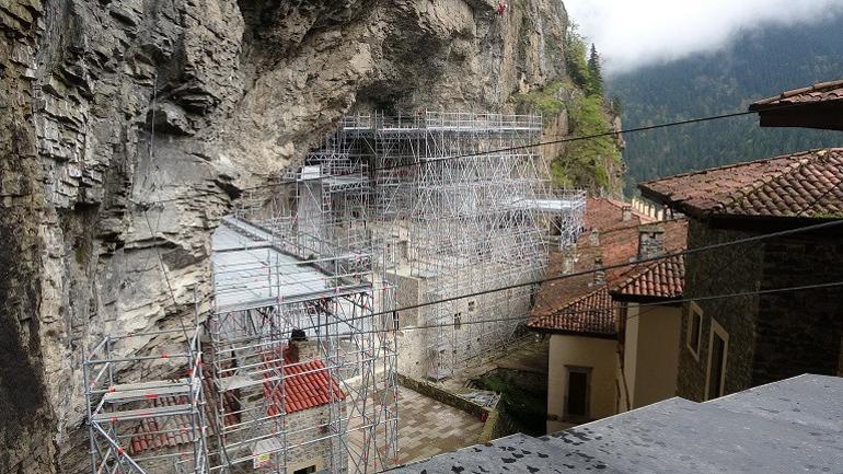 Sümela Manastırı'ndaki restorasyon çalışmalarına korona engeli