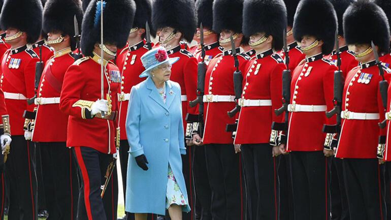 Kraliçe Elizabeth: ‘Bu savaşta mücadeleyi kazanacağız’
