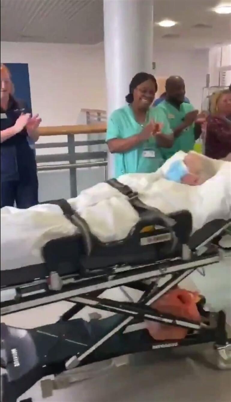 Boris Johnson hastanede birinci defa görüntülendi
