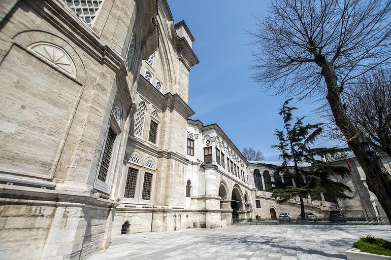 İstanbul'un barok stilde inşa edilen ilk camisi: Nuruosmaniye Camii