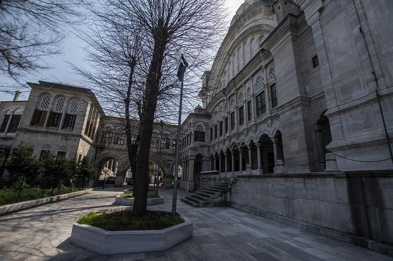 İstanbul'un barok stilde inşa edilen ilk camisi: Nuruosmaniye Camii