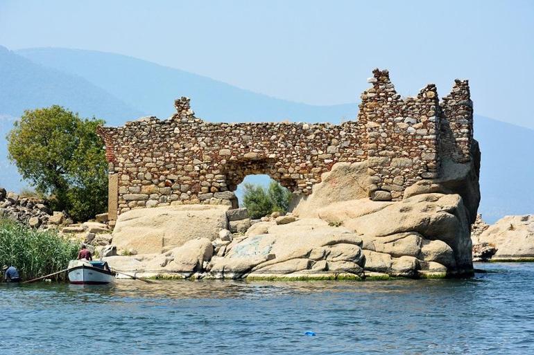 Ay ışığının dünyaya en ihtişamıyla yansıdığı yer: Kapıkırı ve Heraklia Antik Kenti