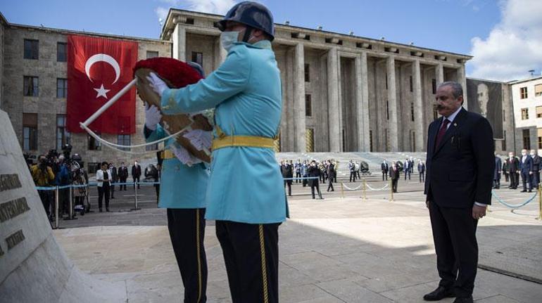 Meclis 100 yaşında Anıtkabir ve TBMMde sade tören...