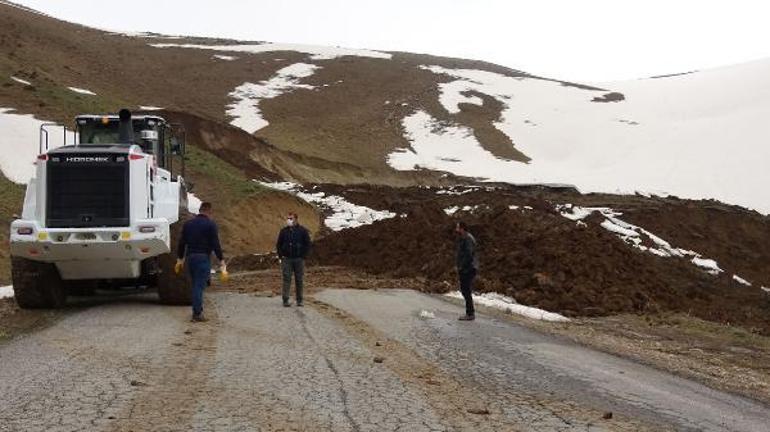 Yüksekovada heyelan... 11 köy ve mezranın yolu kapandı