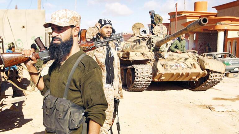 Uzmanlar Hafter’in son hamlesini değerlendirdi: Amaç Libya’yı ikiye bölmek