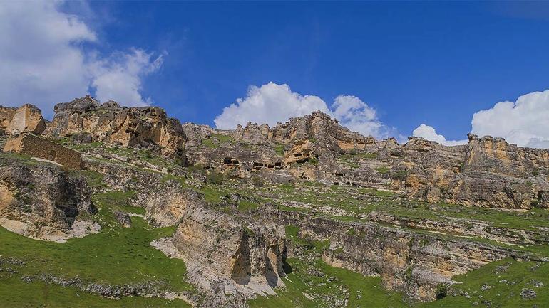 Malabadi Köprüsü ve Hasuni Mağaralarında Kovid-19 sessizliği