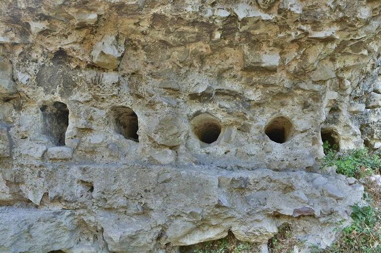 Bizans döneminin izlerini taşıyan Harmantepe Kalesi