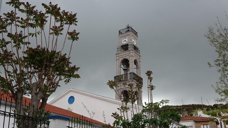 Bozcaada'da 151 yıllık kilisenin çan kulesi restore edildi