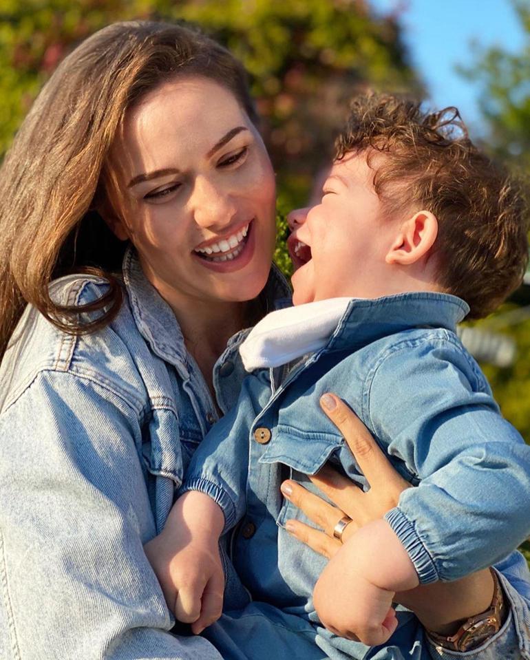 Surprise with Fahriye Evcen's son Karan! Who is Fahriye ...