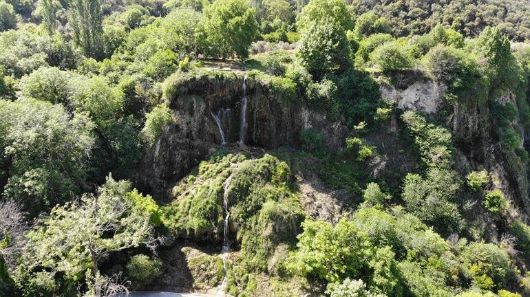 Doğa harikası Güney Şelalesi, sessizliğe büründü