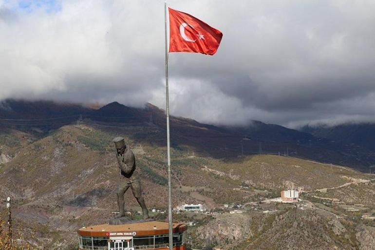 Dünyanın en büyük Atatürk heykeline doğru heyecanlı atlayış