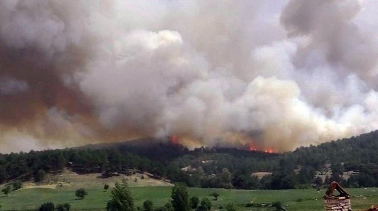 Son dakika haberler... Önce Muğla şimdi ise Kütahya Peş peşe yanıyorlar...