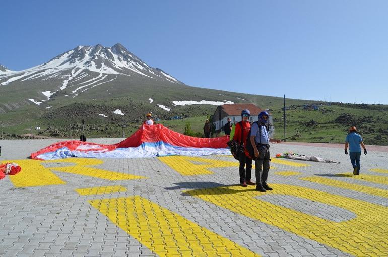 Hasandağı'nda 'koronavirüs' sessizliği! Yamaç paraşütünün yeni adresiydi...