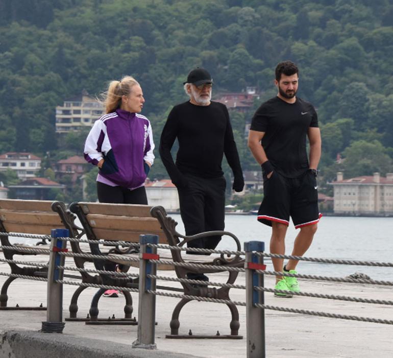 Sinan Çetin'in maskesiz sahil turu