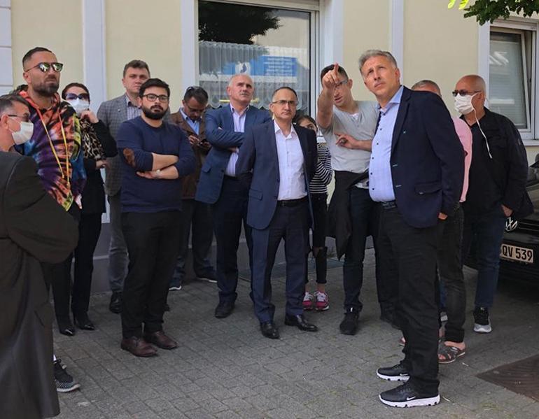 Almanya’daki yangın Tükleri yasa boğdu