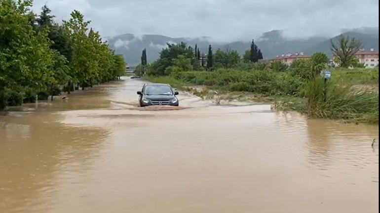 Tarım arazileri sular altında kaldı Şu anda mahvolduk, bittik