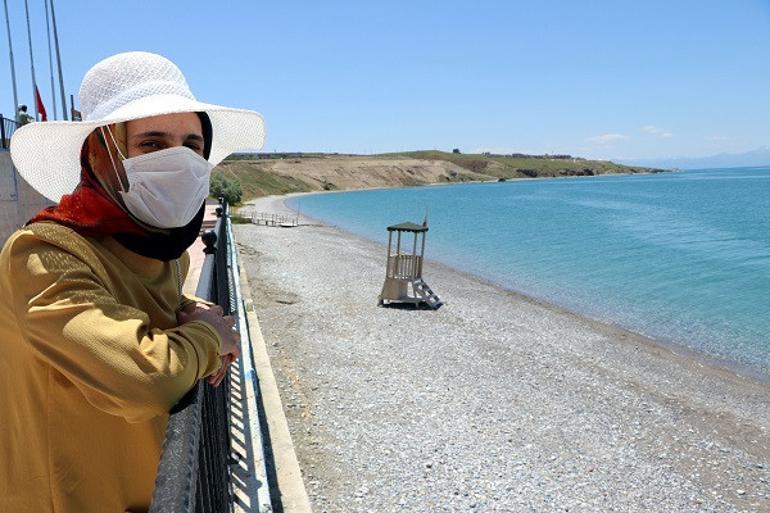 Van Gölü'ndeki mavi bayraklı halk plajı, yeni sezon için hazır