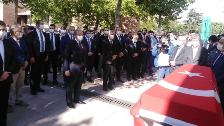 Eski Refah Partisi Genel Başkanı Ahmet Tekdal yaşamını yitirdi