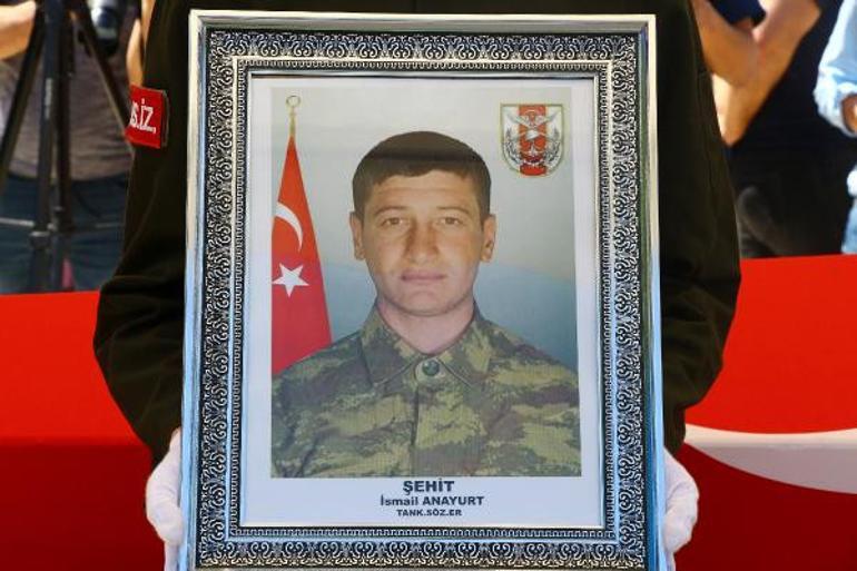 İdlib şehidi sözleşmeli er İsmail Anayurt son yolculuğuna uğurlandı