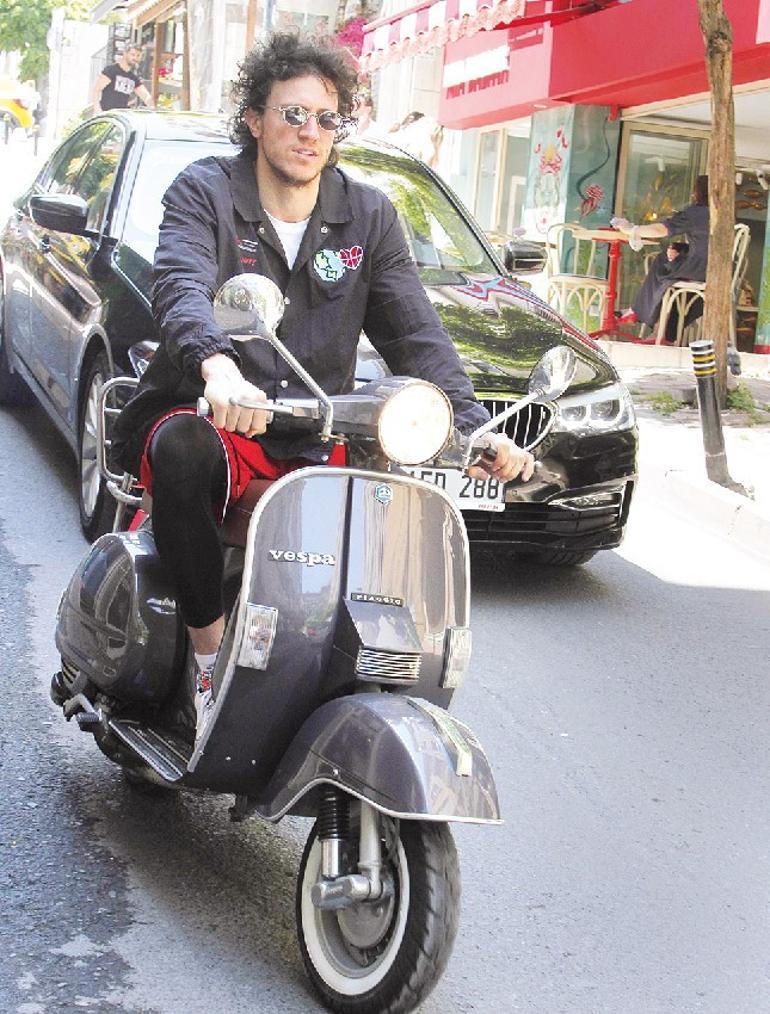 Caner Erdeniz kuralları hiçe saydı! Kask ve koruyucu yok