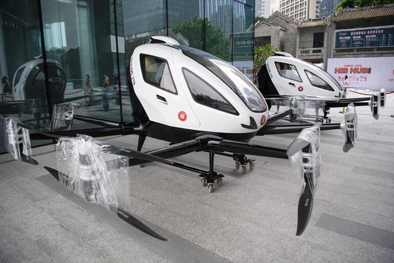 Çin'de yolcu taşıyan drone'lar hizmet vermeye başladı