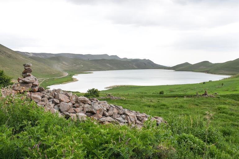 Kars'ın 'kuş cenneti' Deniz Gölü, eşsiz güzellikleriyle keşfedilmeyi bekliyor
