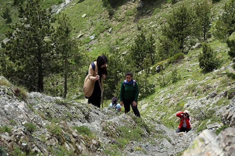 Gümüşhane yaylalarını yürüyerek keşfediyorlar