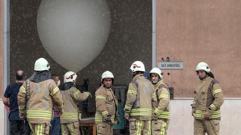 Son dakika... İstanbulda şiddetli sağanak Hayat felç oldu...