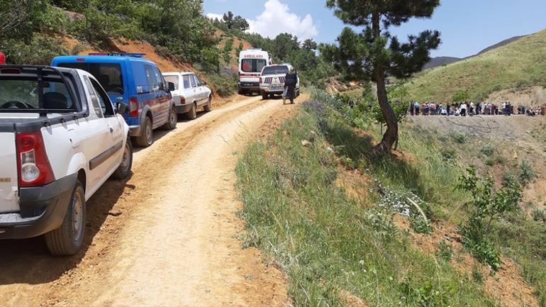 Adanada yürek yakan haber Oğlunun gölete girdiğini sanmış...