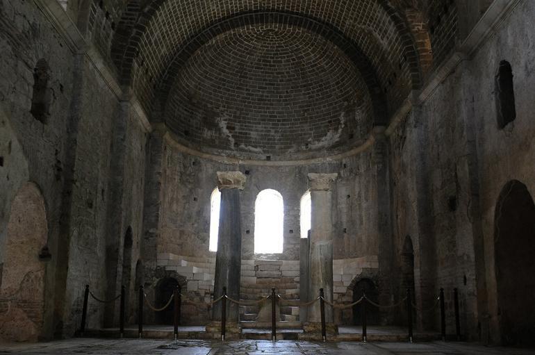 Antalyadaki Noel Baba kilisesine yoğun ilgi