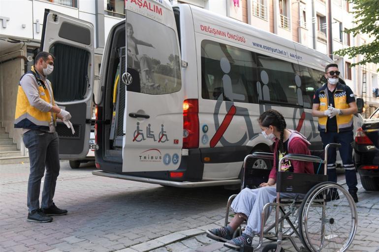 Ameliyatlı aday sınava böyle geldi