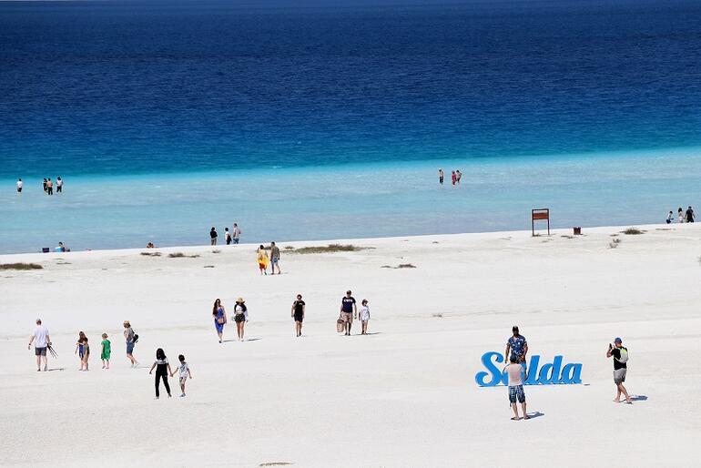 Türkiye'nin Maldivleri Salda Gölü cıvıl cıvıl