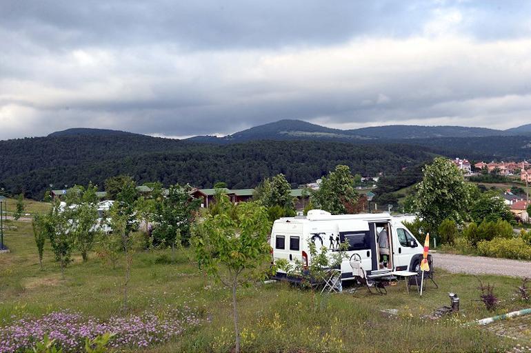 Çamiçi Yaylası'nda çam ormanının içinde doğayla baş başa tatil imkanı