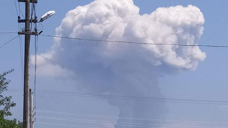 Son dakika haberler... Sakarya Hendekte havai fişek fabrikasında patlama