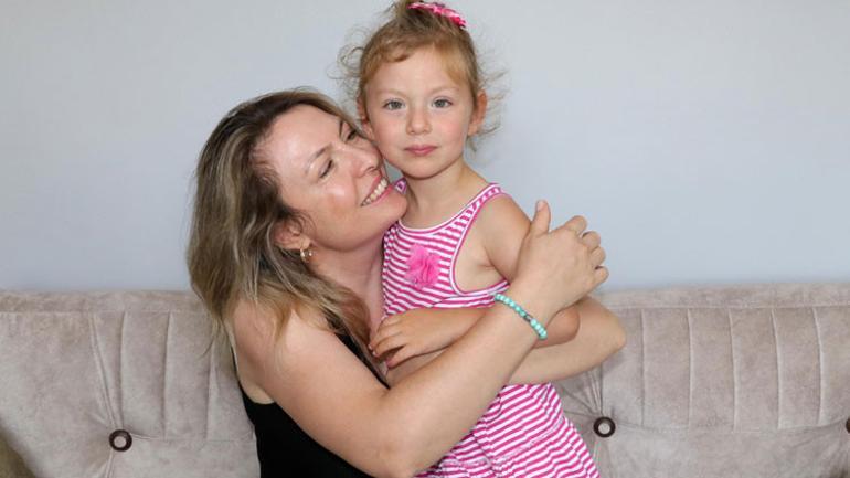 Sağlıkçı anneden, küçük kızının icra yoluyla alınmasına tepki