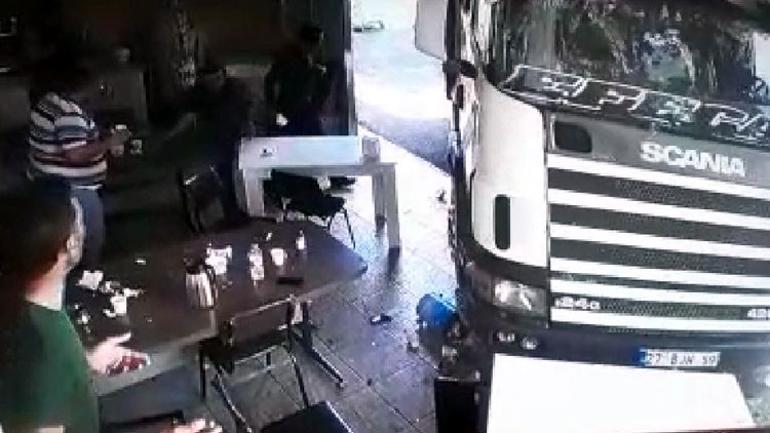 Faciaya ramak kaldı Son anda...