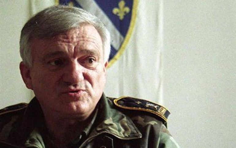 Bosna Hersek ordusunda görevli eski general Srebrenitsa Soykırımı'nda yaşadıklarını anlattı