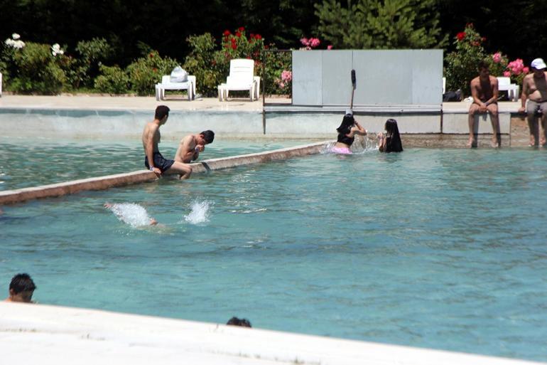 Akkayalar'a kimi serinlemek, kimi şifa aramak için geliyor