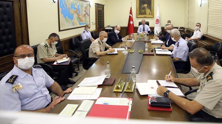 Son dakika: Bakan Akar son bilgileri paylaştı: Komandolarımızın nefesi hainlerin ensesinde...