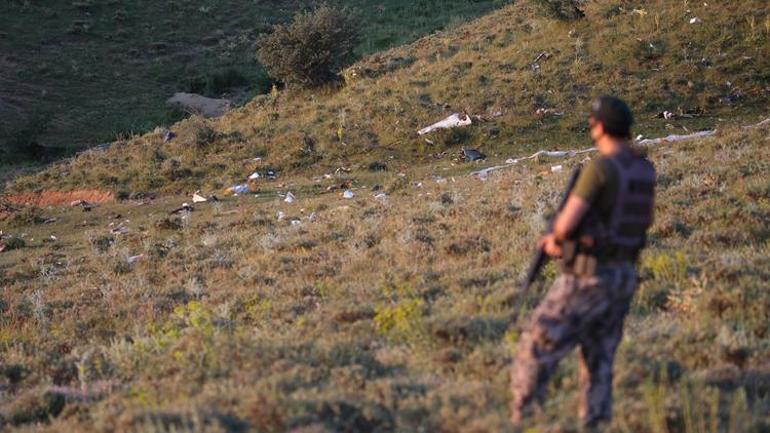 Son dakika haberi... Vanda Artos Dağına çarpıp düşen keşif uçağından acı haber: 7 kahraman şehit