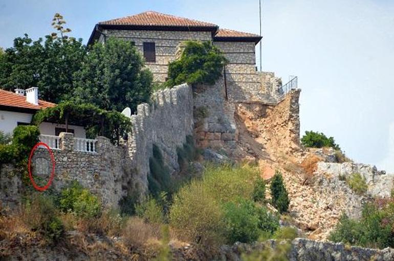 Avusturyalı Godina'nın tahrip ettiği tarihi surlarda restorasyon süreci bekleniyor