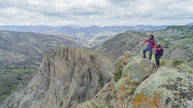 Sarısuvat Kanyonu'nda 8 kilometrelik doğa yürüyüşü