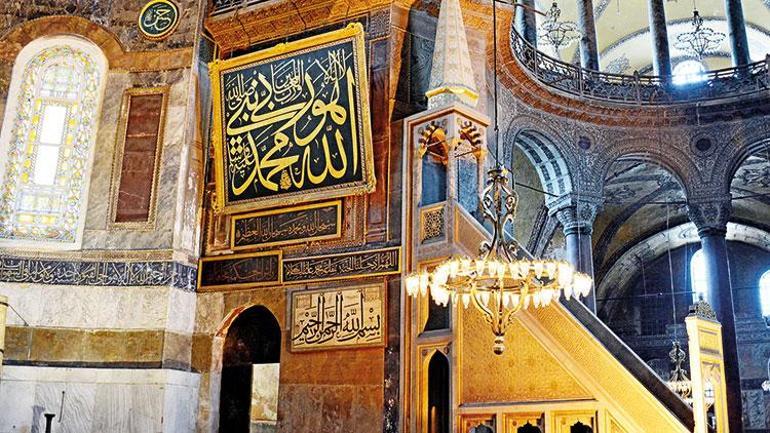 Ayasofya’da hazırlıklar tamam; fresklere yelken perde