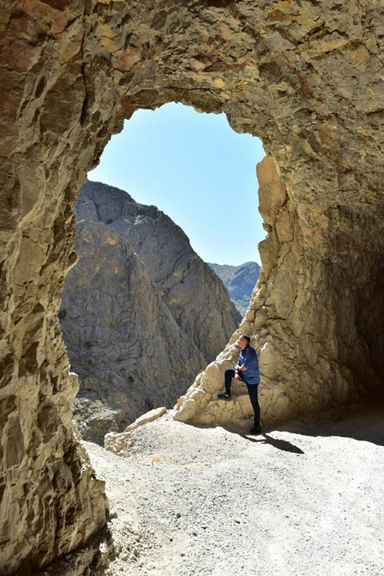 Maceraperestlerin vazgeçilmez adresi: Kemaliye Karanlık Kanyon