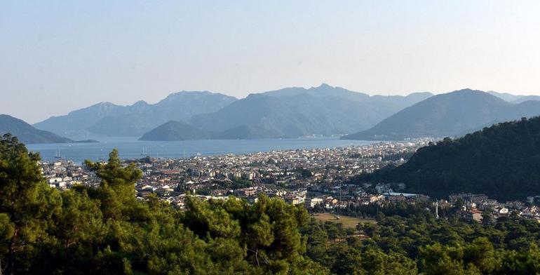 Kuşadası ve Marmaris'te günlük yazlık kiraları dudak uçuklatıyor