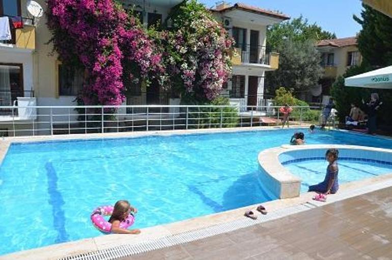 Kuşadası ve Marmaris'te günlük yazlık kiraları dudak uçuklatıyor