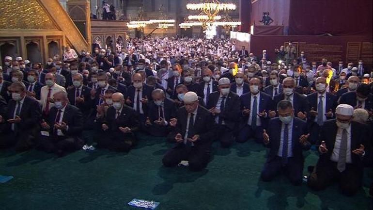 Son dakika... Tarihi gün 86 yıl sonra Ayasofyada ilk namaz