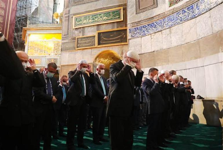 Son dakika... Tarihi gün 86 yıl sonra Ayasofyada ilk namaz