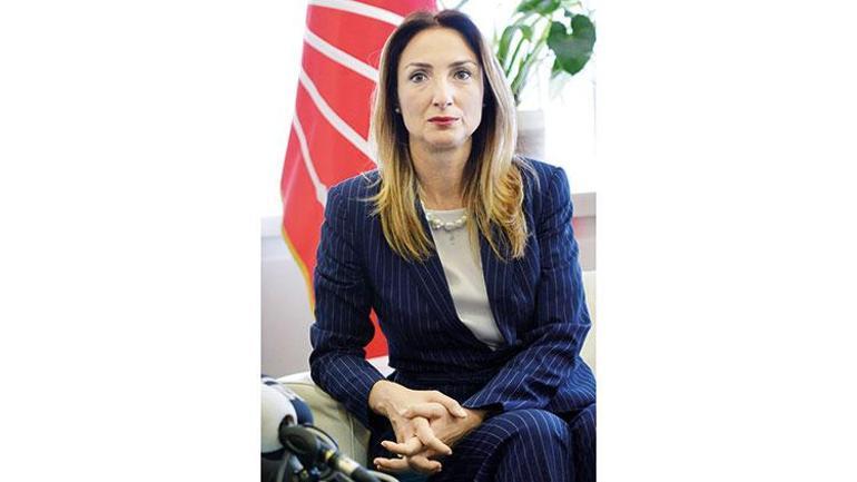Yeni yönetimde sürpriz isimler yer aldı... CHP’nin şifresini kıran iki kadın