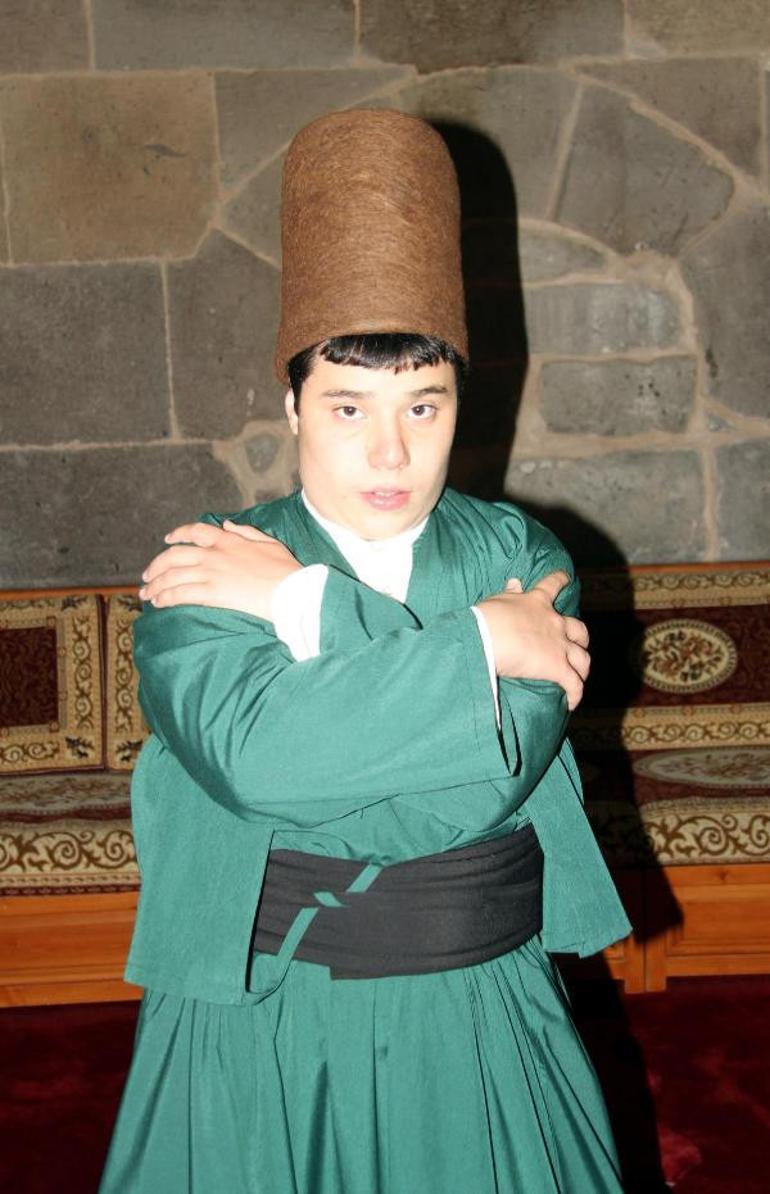 Otizmli Tarık, 1 yılda semazen oldu